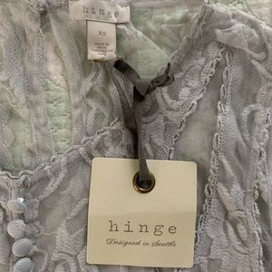 Hinge - XS Blue Pearl lace sleeveless top